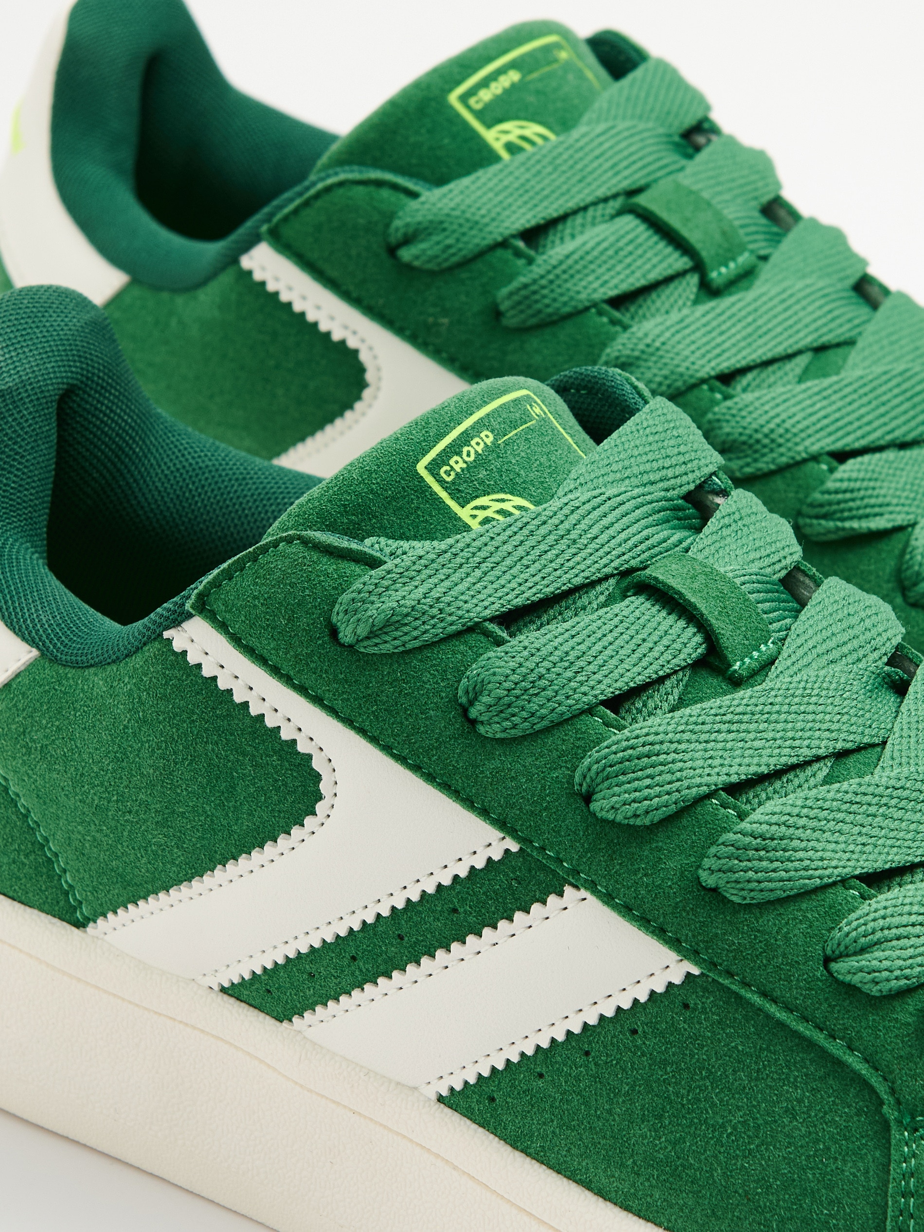 Cropp - Zielono-białe sneakersy - zielony