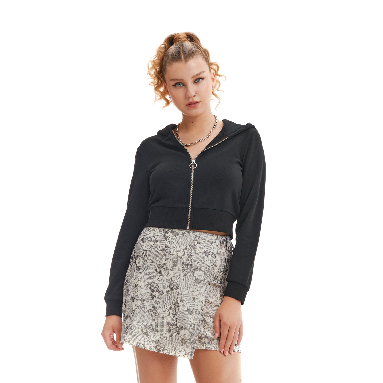 E-shop Cropp - Kvetovaná sukňa - Krémová