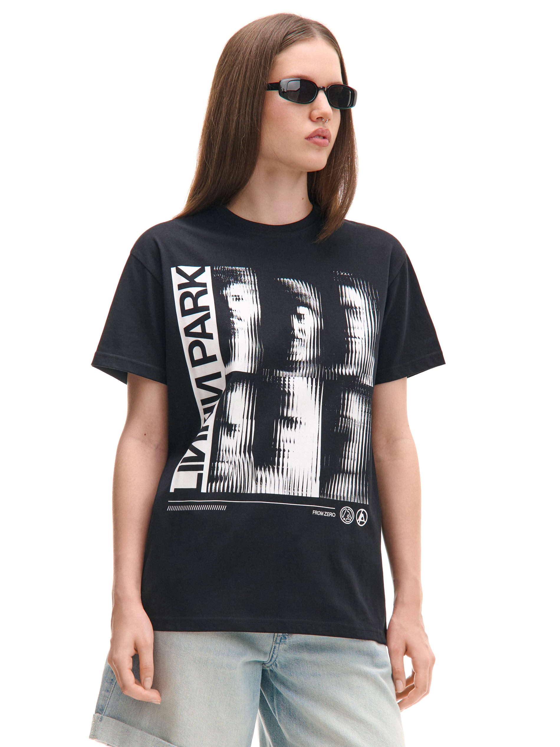 Cropp - Nyomott mintás fekete póló Linkin Park - fekete termék 2. képe