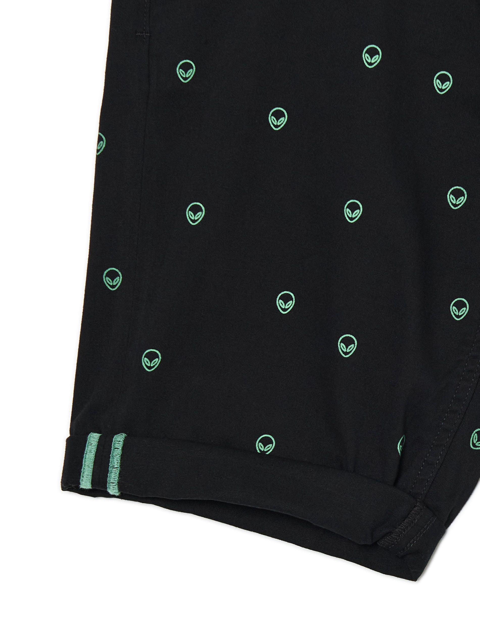 Cropp - Pantalón Chino Corto Con Motivos - Negro