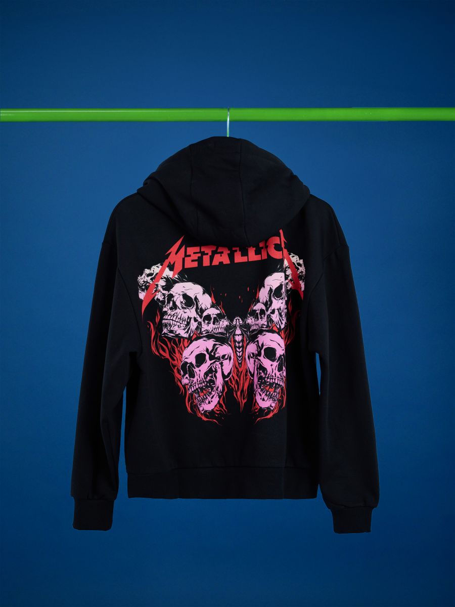 Суитшърт с качулка и принт Metallica