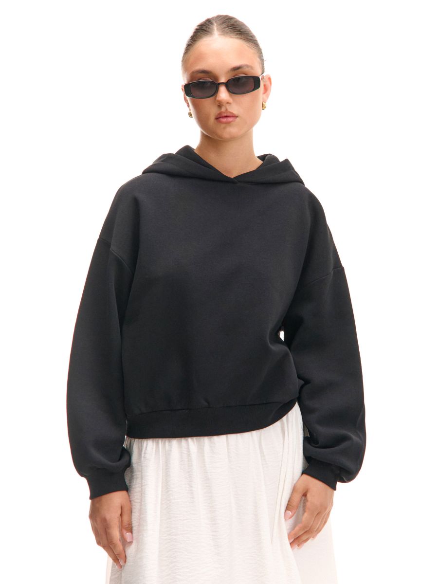 Czarna bluza boxy z kapturem