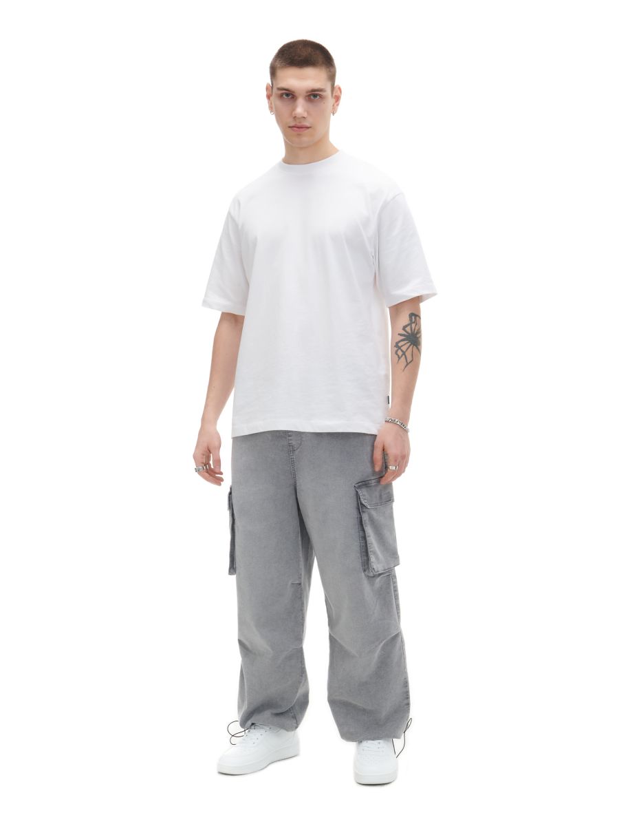 Szare jeansy parachute z kieszeniami cargo