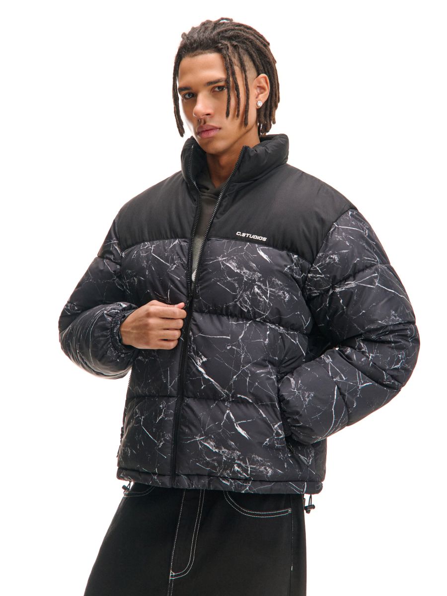 Wzorzysta kurtka puffer ze stójką