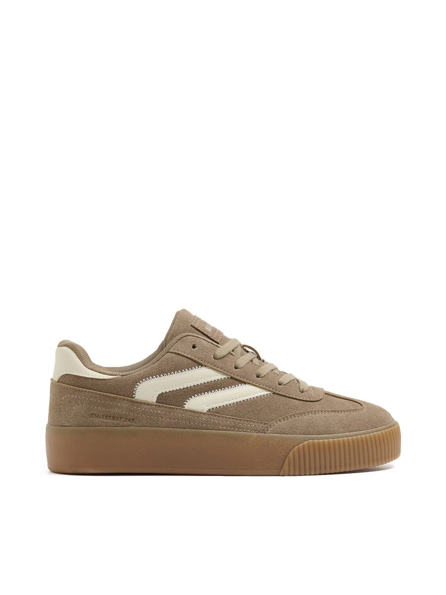 Brązowe zamszowe sneakersy