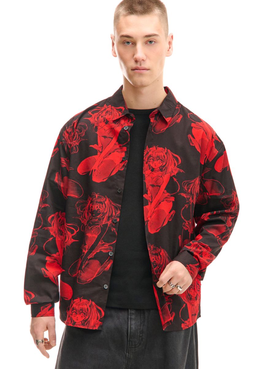 Czarna koszula z dziewczyną anime