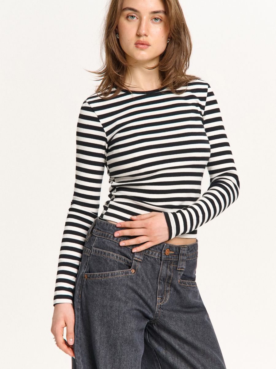Prążkowana koszulka longsleeve w paski