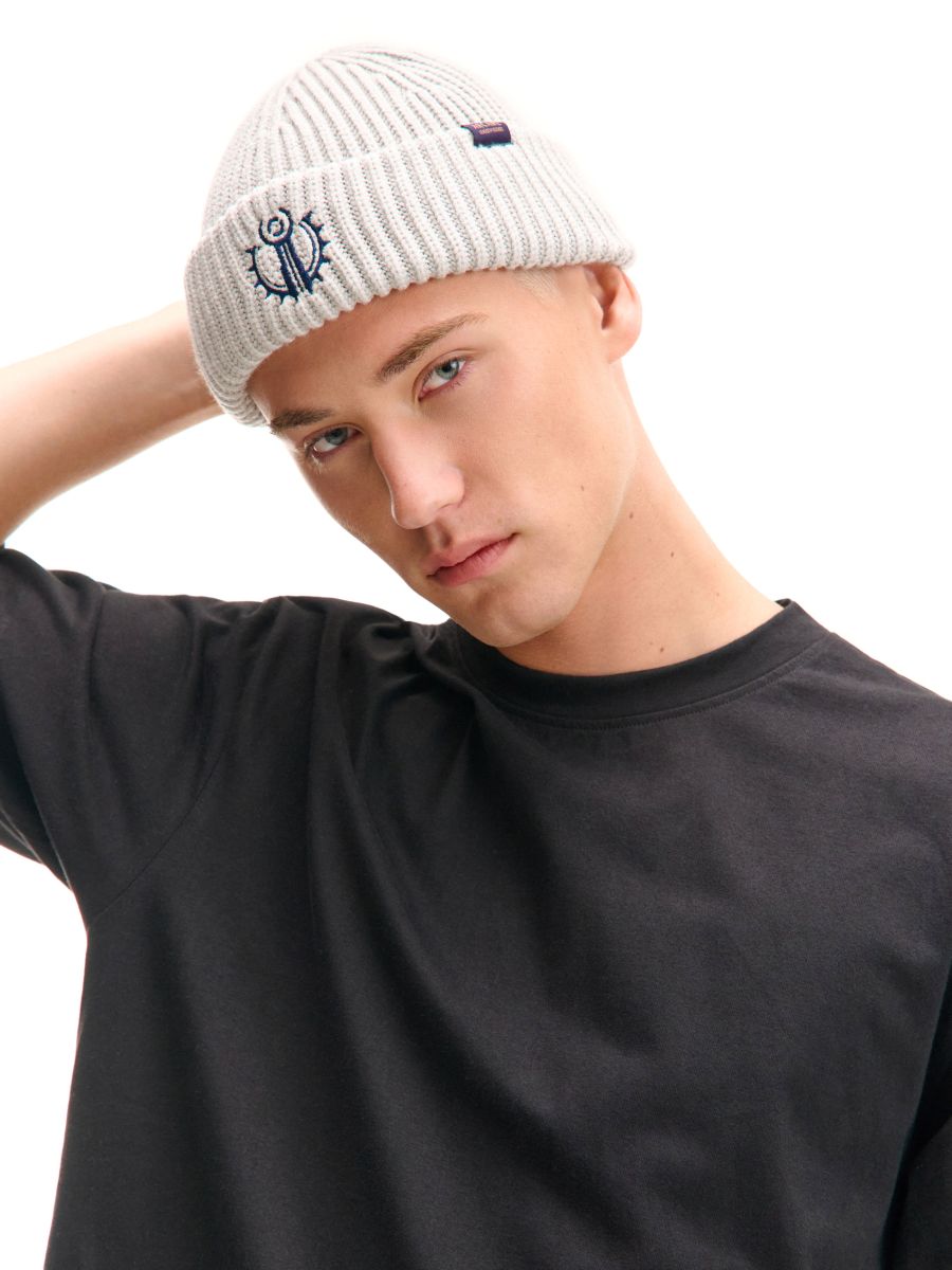 Jasnoszara czapka beanie Arcane