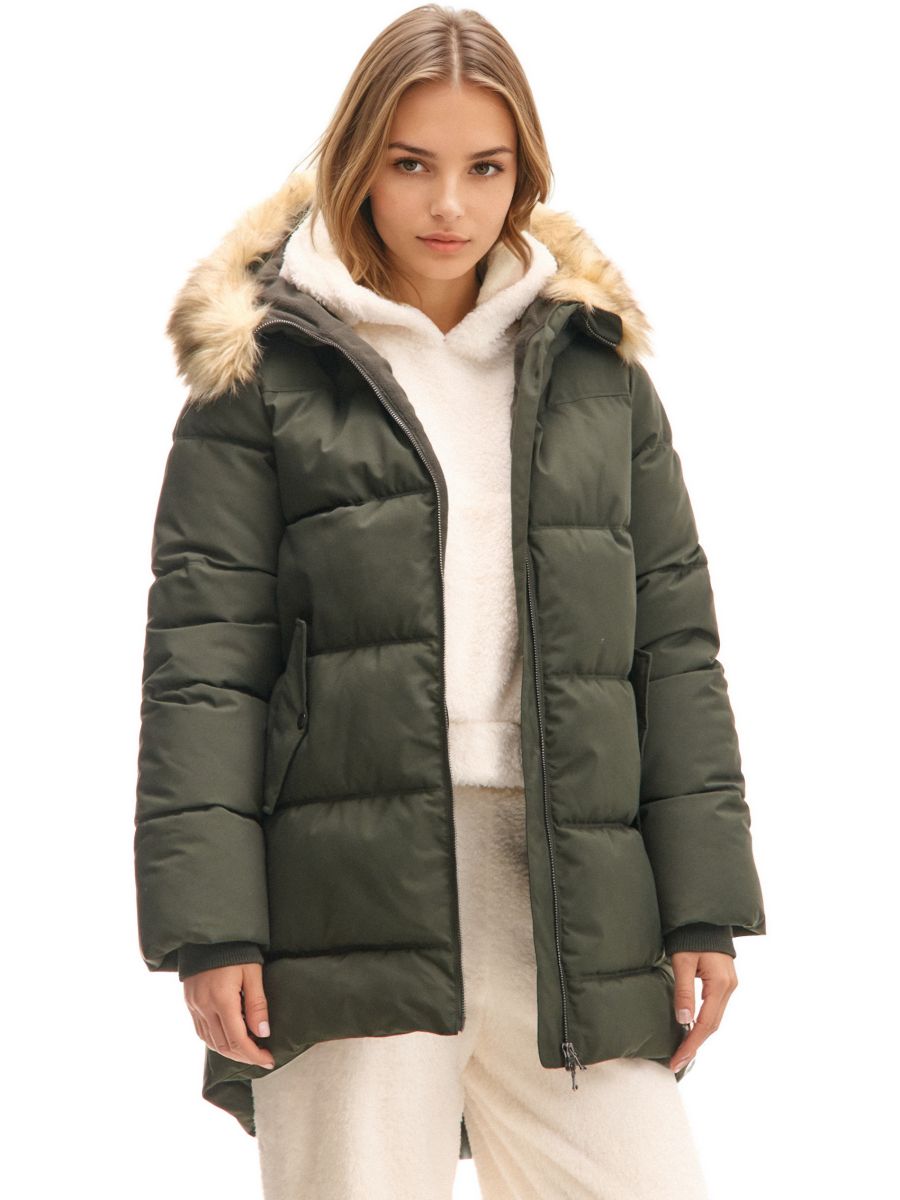 Zielony pikowany płaszcz z dłuższym tyłem