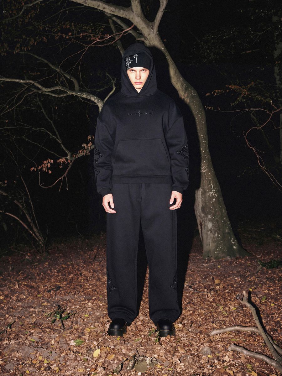 Суитшър с бродерия