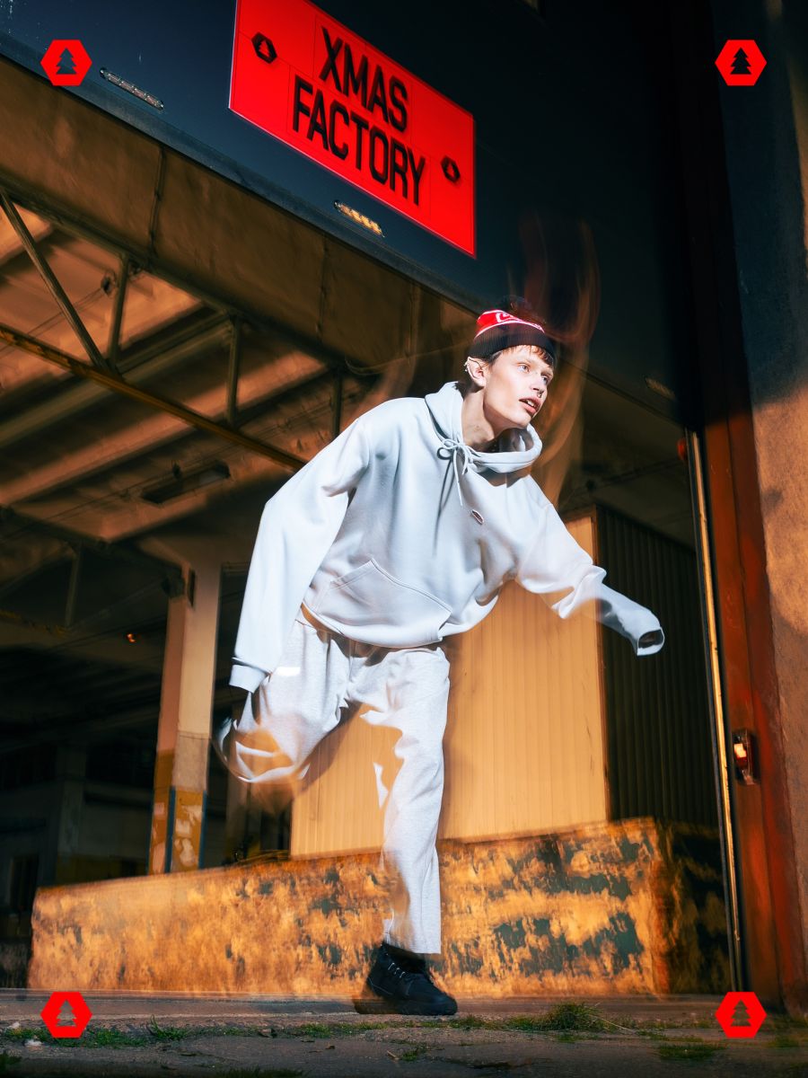 Панталони с широк крачол