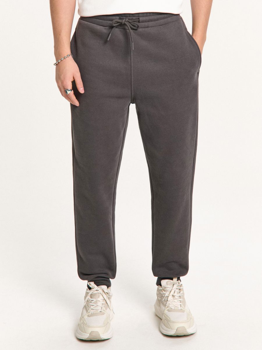 Szare dresowe joggery regular