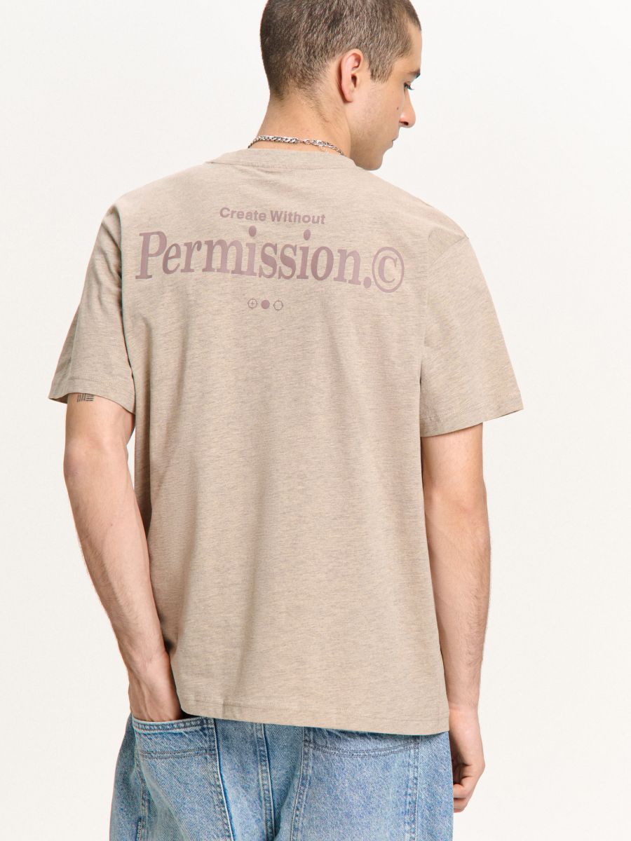 Тениска с надпис