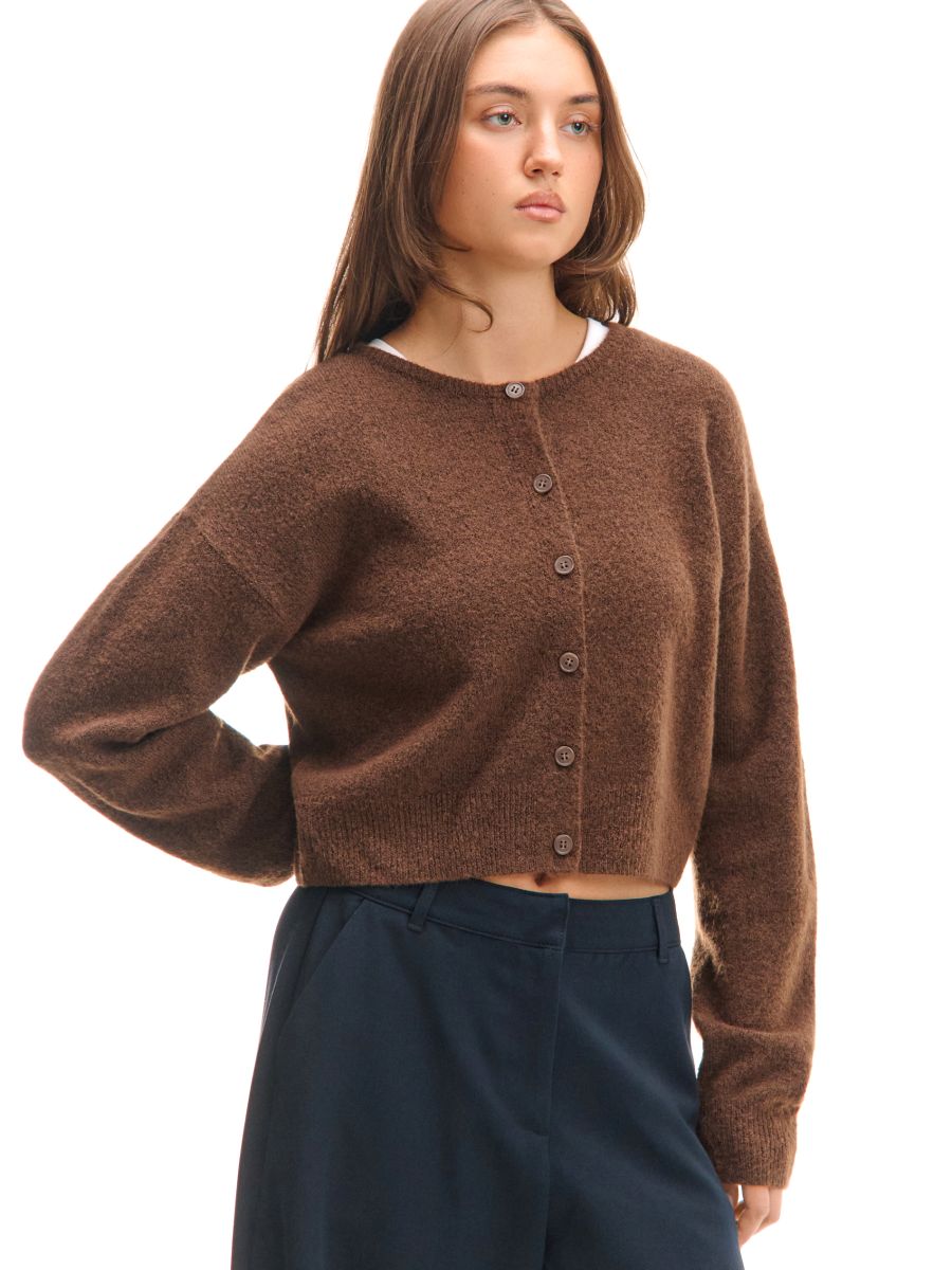 Brązowy sweter kardigan basic