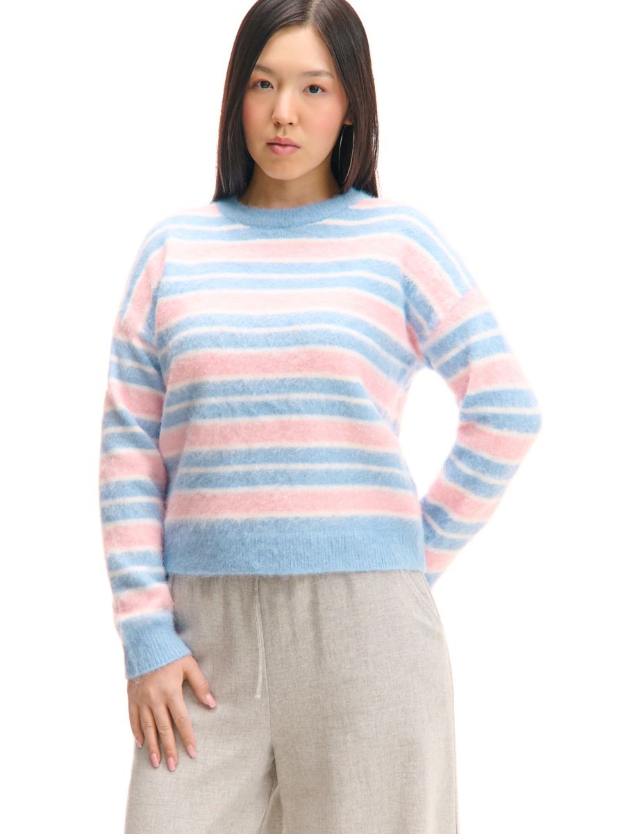 Пуловер на райе