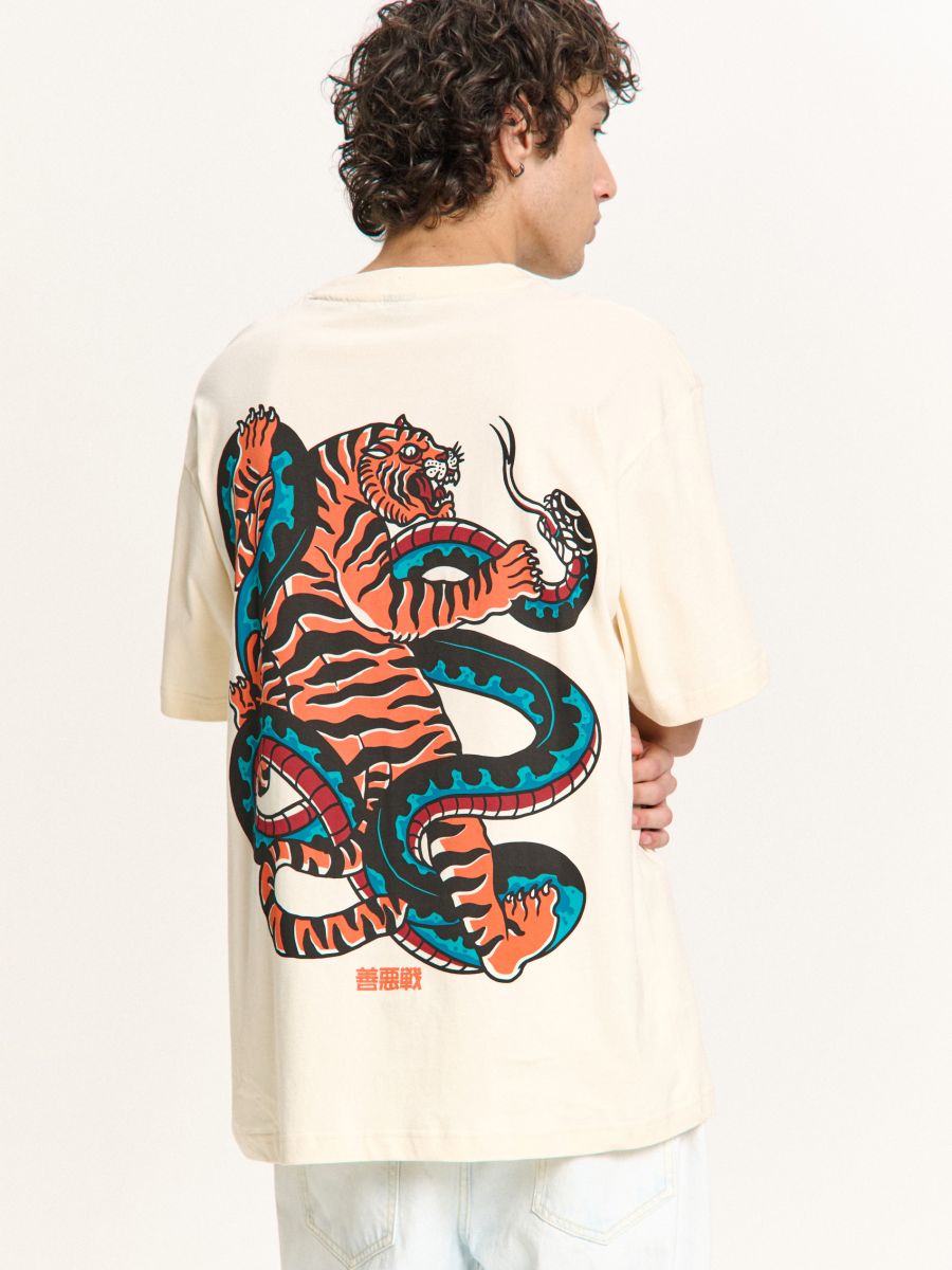 Εμπριμέ μπλούζα