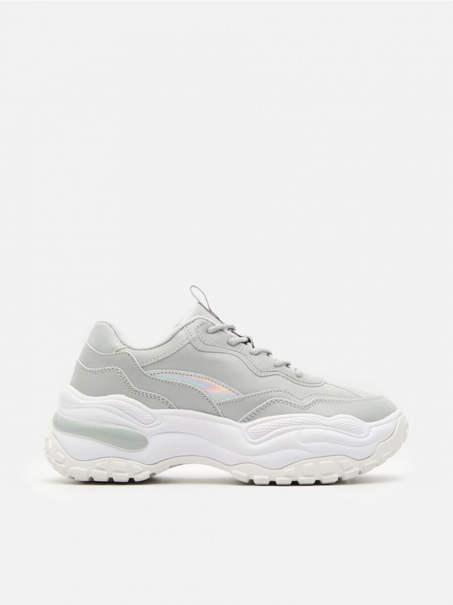 Reflektierende Sneaker mit dicker Sohle Farbe Silber - CROPP - 5437D-SLV