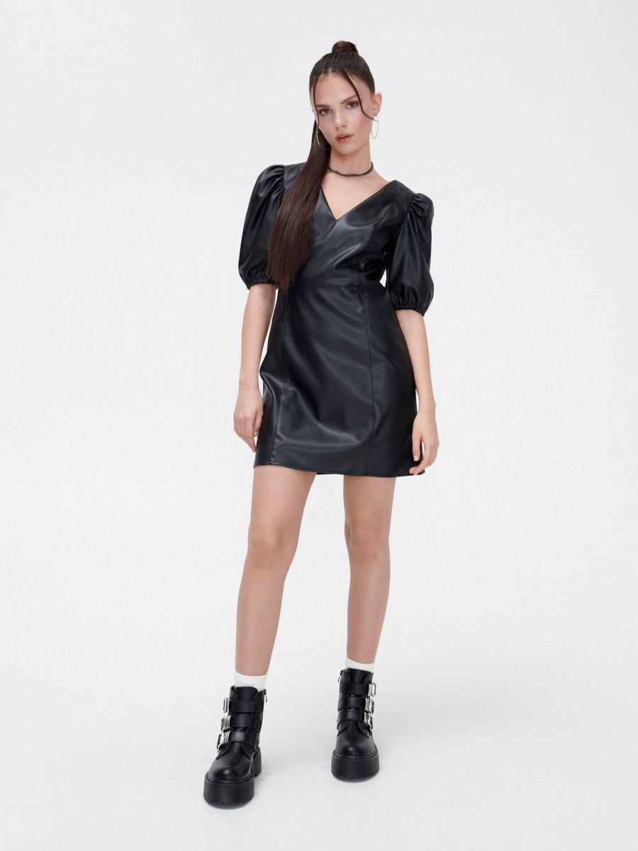 Kleid aus Kunstleder Farbe Schwarz - CROPP - 5508N-99X