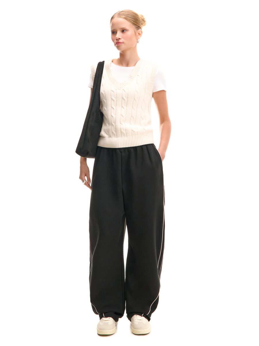 Czarne sportowe spodnie baggy