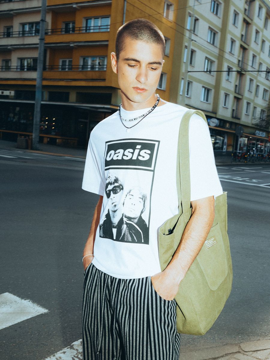Bijela majica s printom Oasis