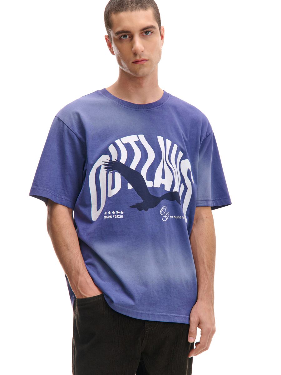 Niebieski T-shirt z autorskim motywem