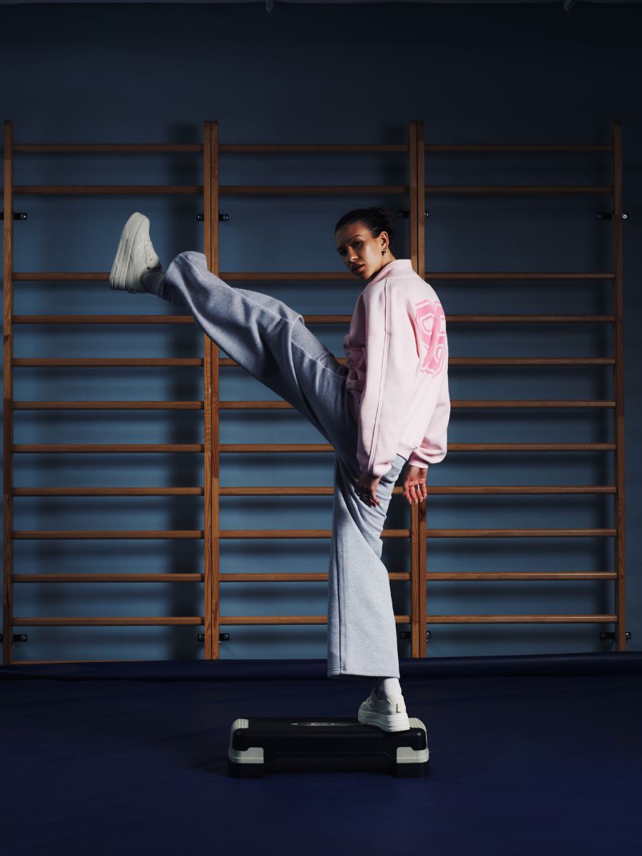 Rozpinana bluza ze stójką i nadrukiem