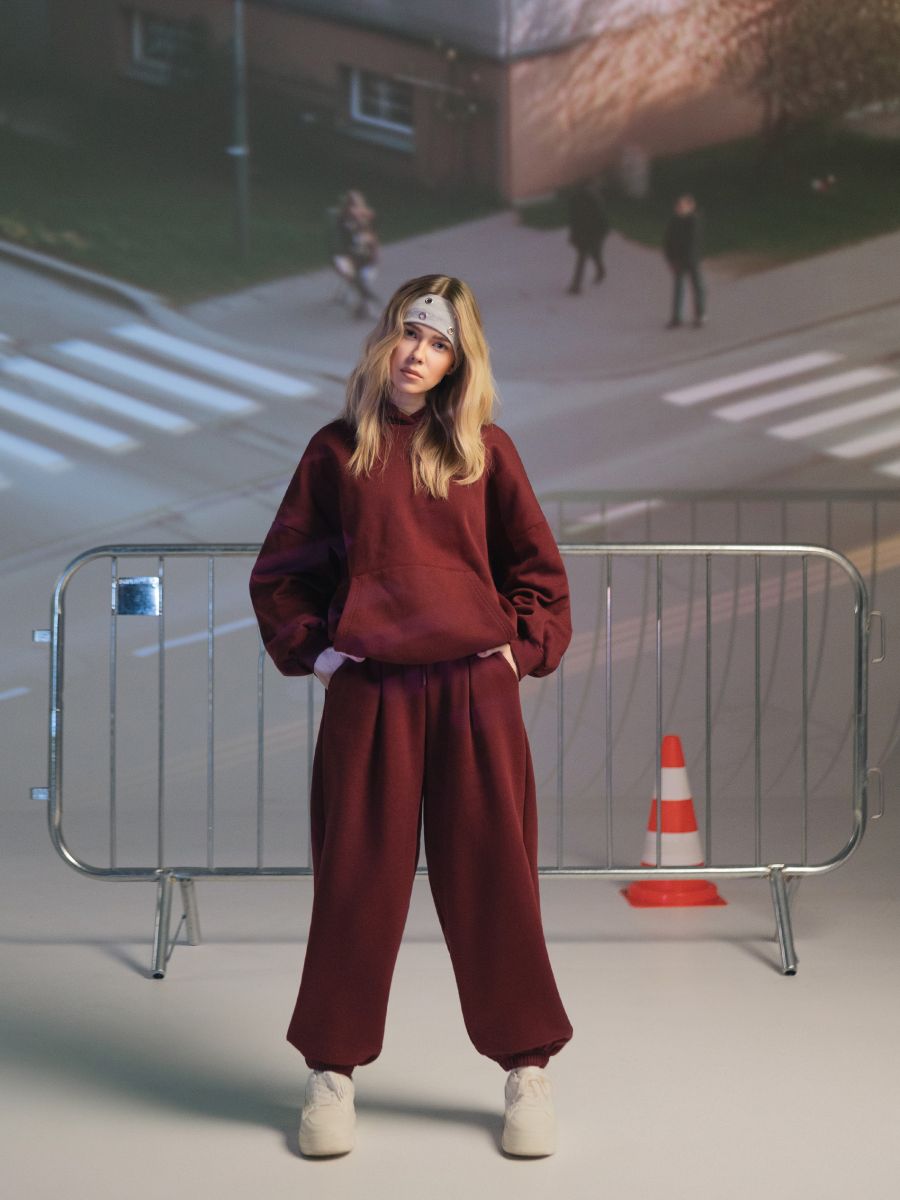 Bordowa bluza basic z kapturem z dzianiny heavy weight