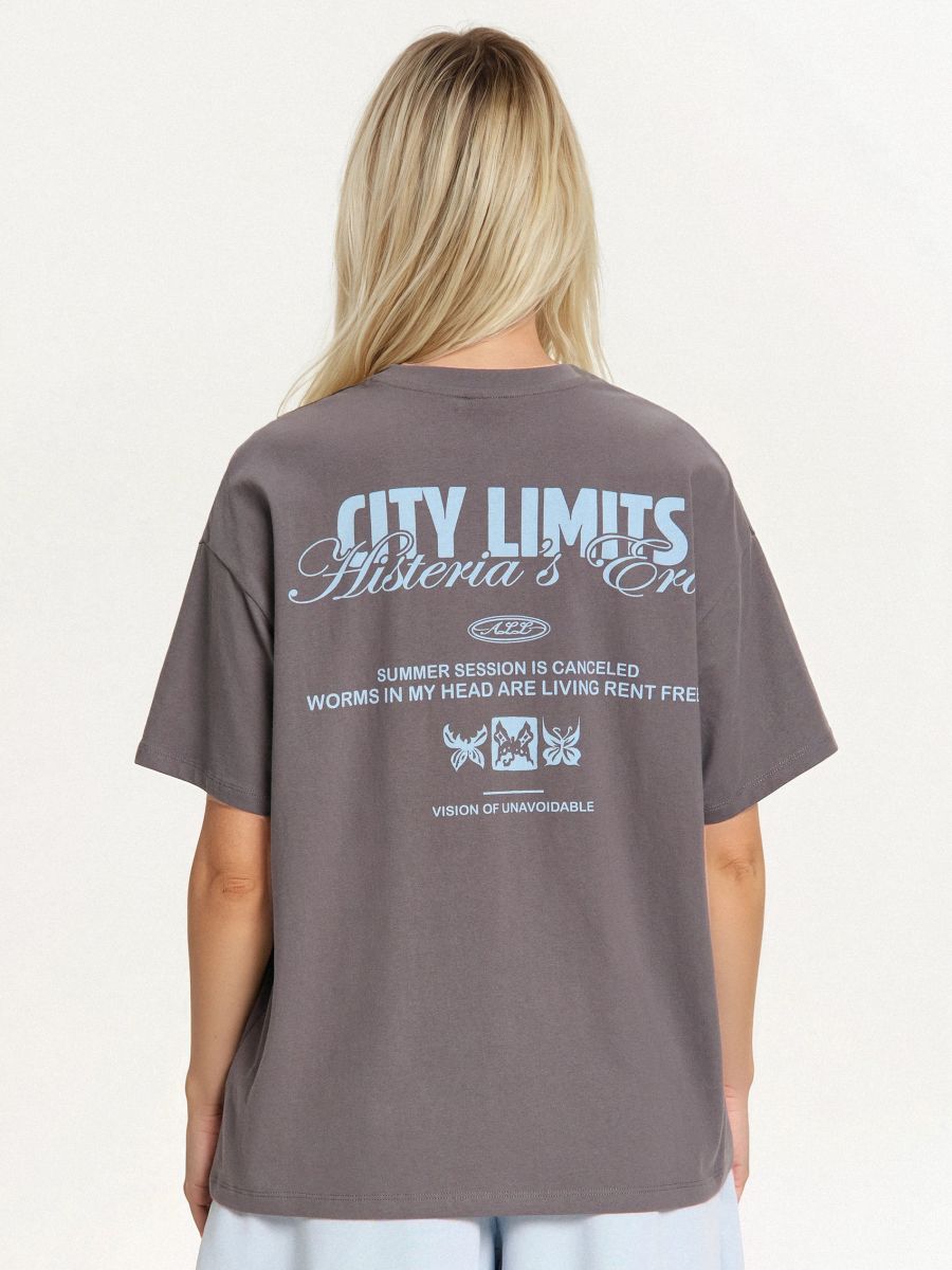 Koszulka z dużym nadrukiem na plecach