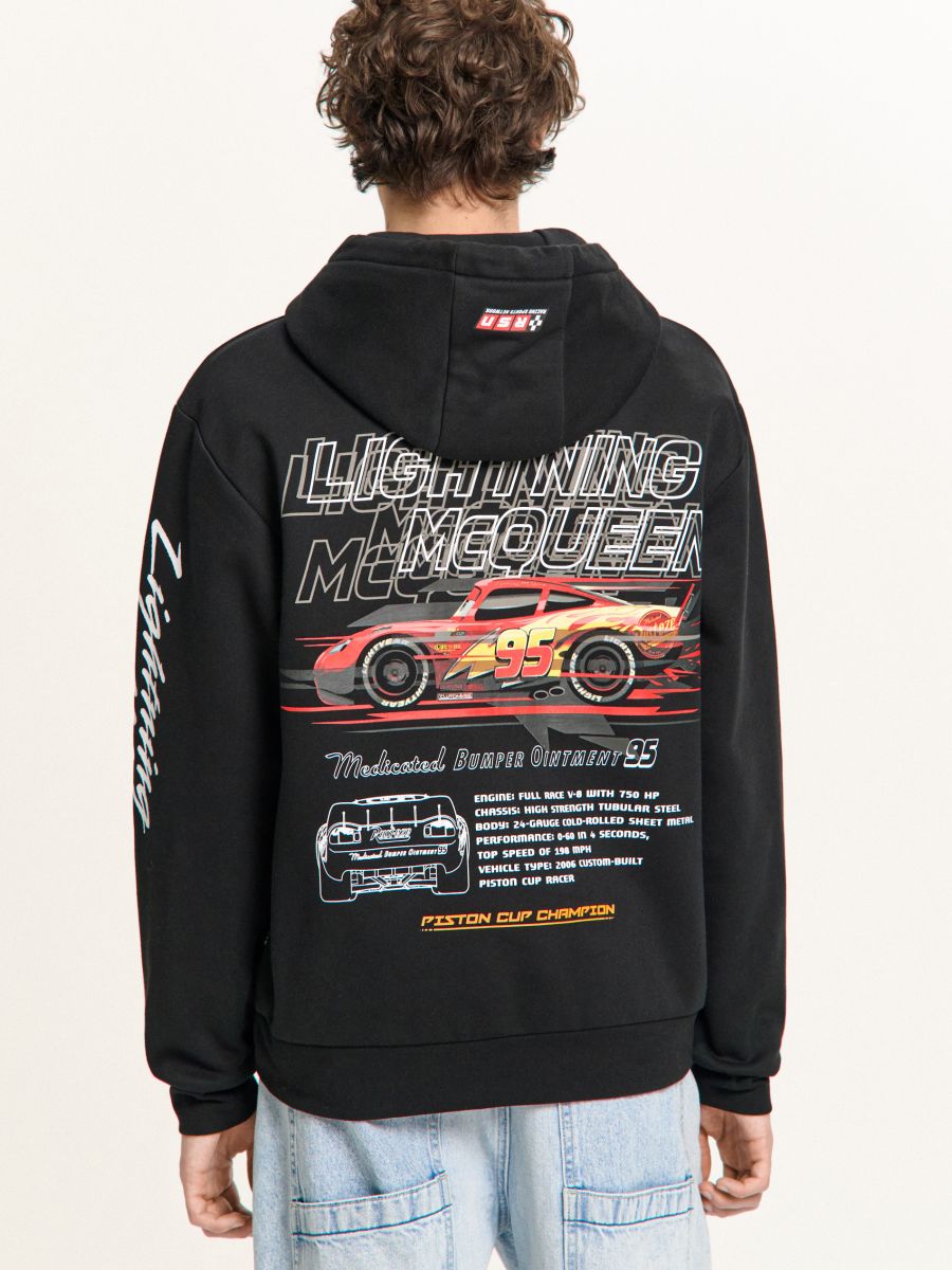 Fekete kapucnis pulóver mintával Lightning McQueen Cars