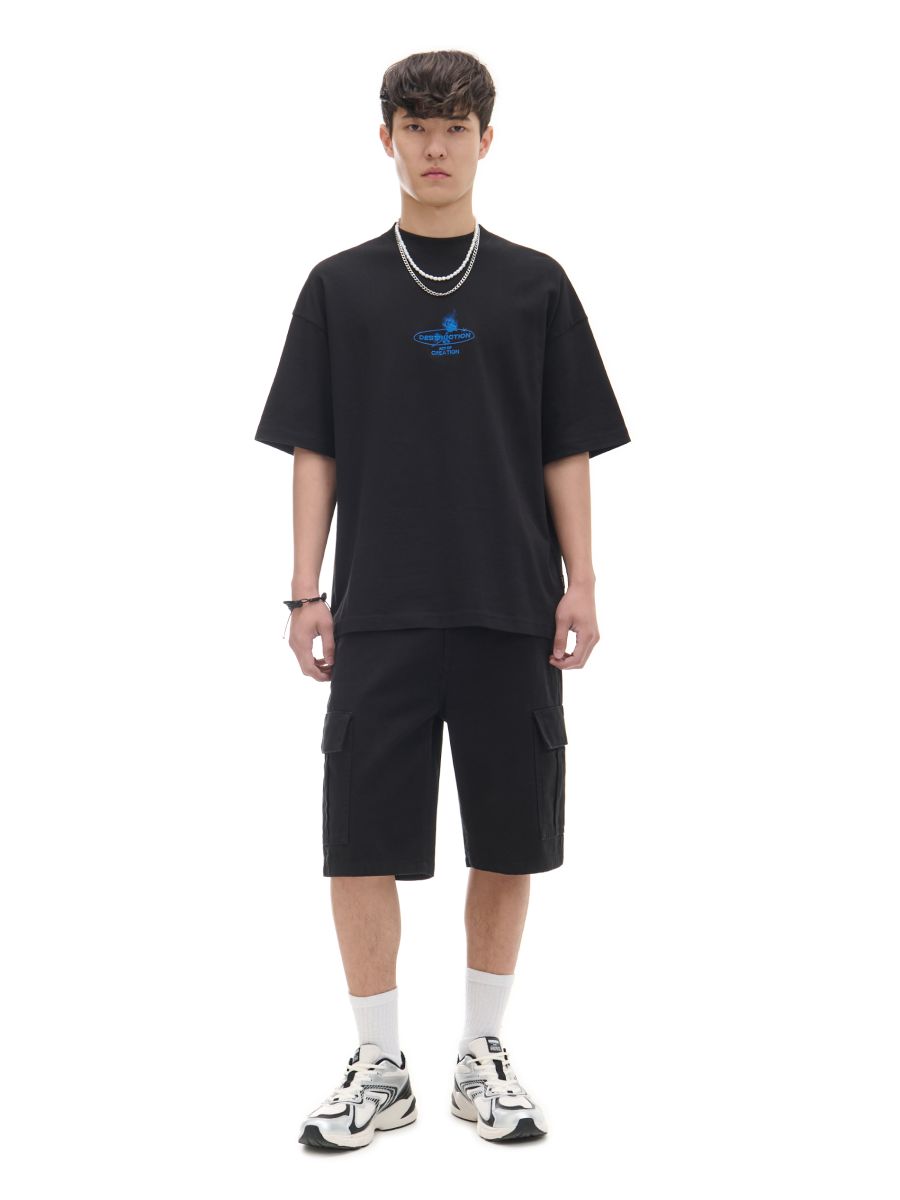 Czarny t-shirt z ozdobnym haftem