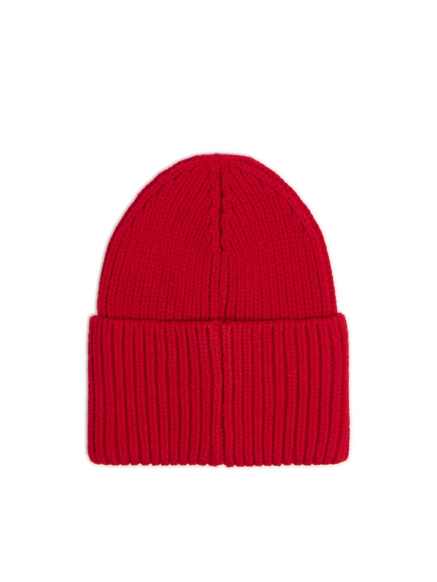 Czerwona czapka beanie
