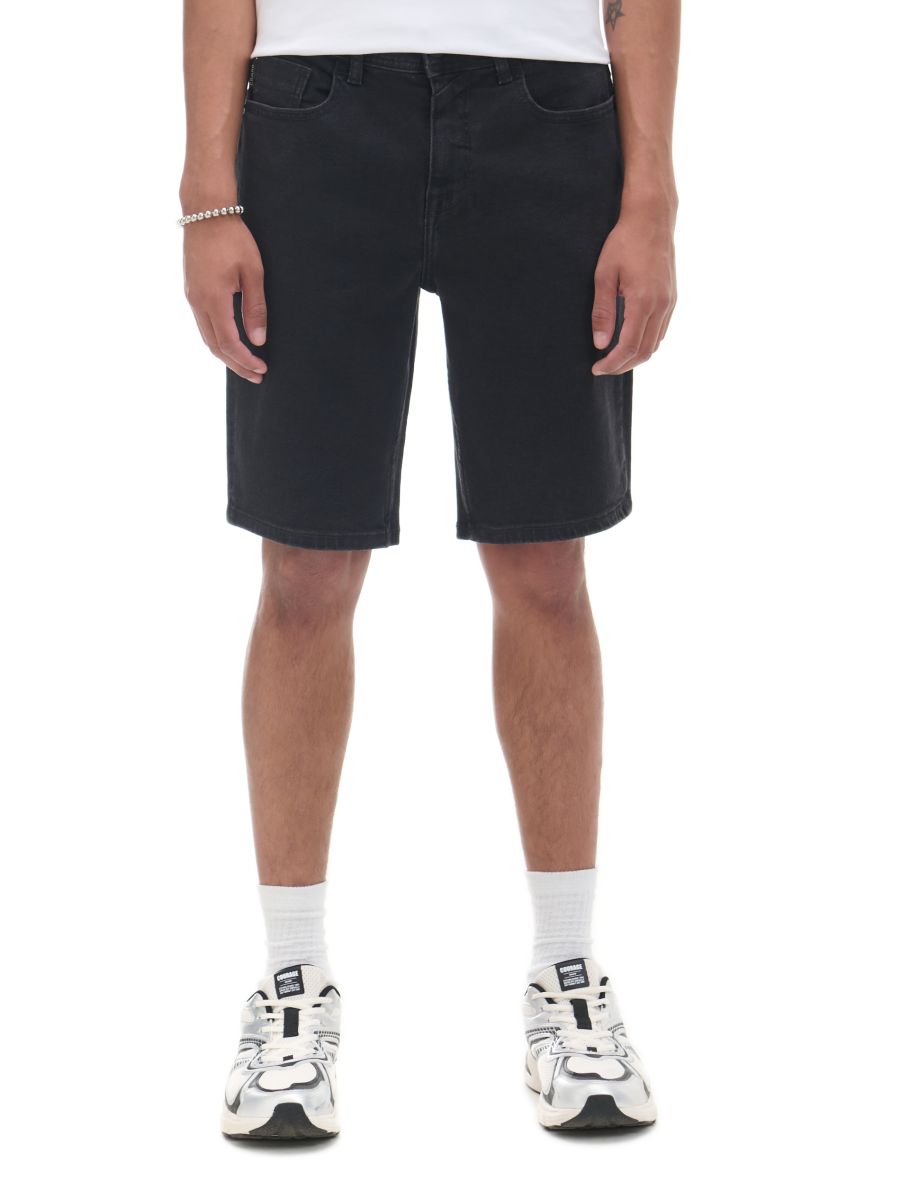 Czarne szorty denim z efektem sprania