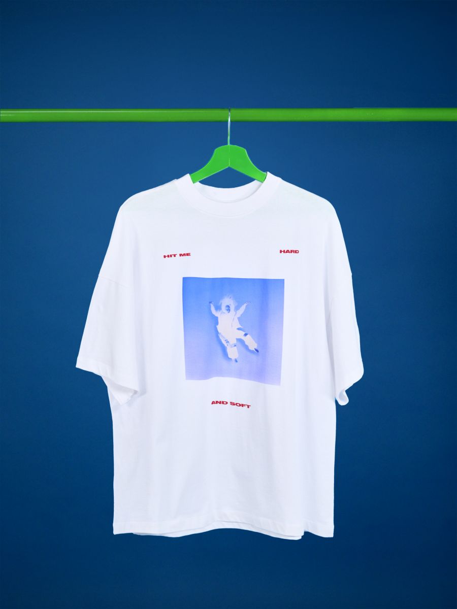 Бяла тениска с принт Billie Eilish