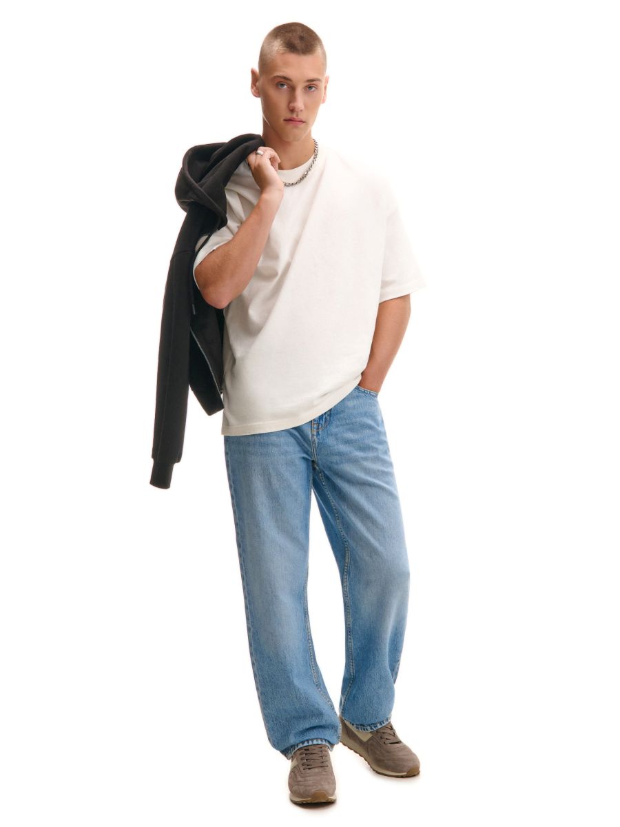 Granatowe jeansy relaxed fit