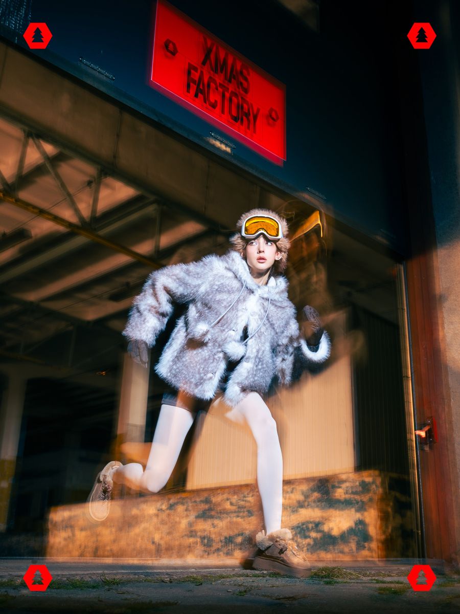 Futrzana jasnobrązowa czapka pilotka