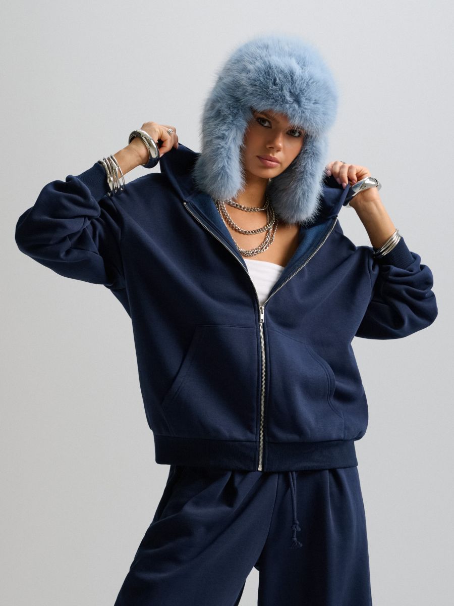 Granatowa bluza oversize z kapturem