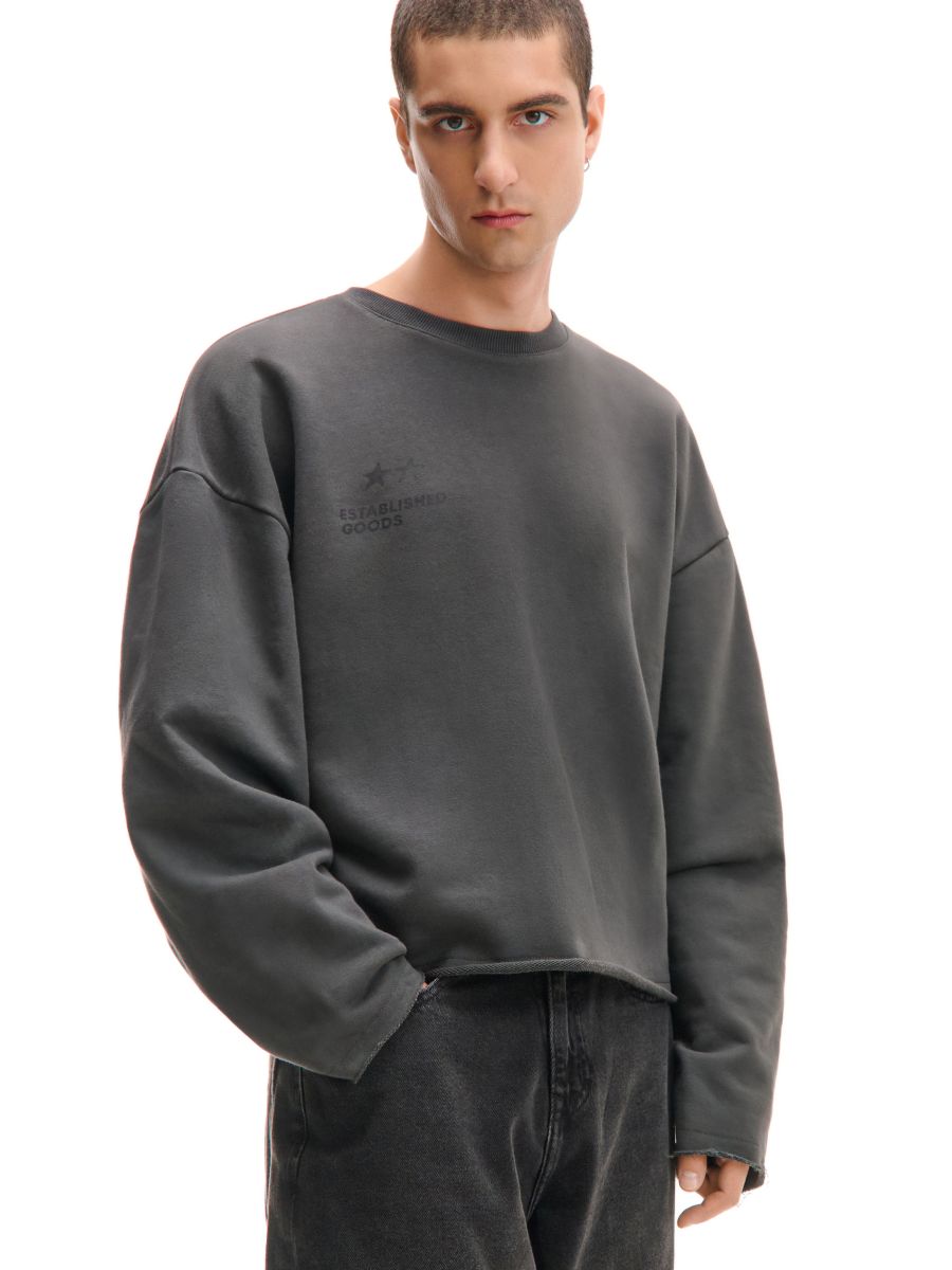 Bluza z surowym wykończeniem brzegów