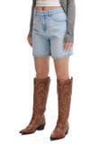 Jasnoniebieskie jeansowe bermudy z efektem sprania - niebieski - CROPP - small3
