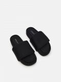 Pantoletten mit breitem Riemen - Schwarz - CROPP - small1