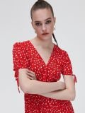 Czerwona sukienka midi w kwiatki - czerwony - CROPP - small2