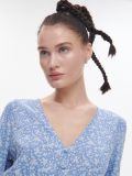 Niebieska sukienka w kwiaty - niebieski - CROPP - small2