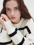 Dzianinowy sweter w paski - biały - CROPP - small1