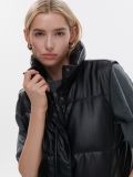 Kamizelka puffer z imitacji skóry - czarny - CROPP - small3