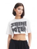 Biały crop top z napisem - biały - CROPP - small1