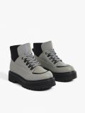 Wiązane trapery z efektem reflective - wielobarwny - CROPP - small2