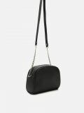 Crossbody táska láncdíszítéssel - fekete - CROPP - small2