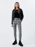 Kostkované kalhoty chino - světle šedá - CROPP - small1