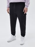 Dzianinowe joggery z kieszeniami cargo - czarny - CROPP - small4