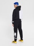 Czarne dresowe joggery z nadrukami - czarny - CROPP - small2