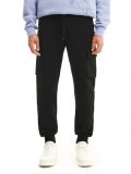 Pantaloni de trening tip jogger, cu buzunare cargo - negru - CROPP - small1